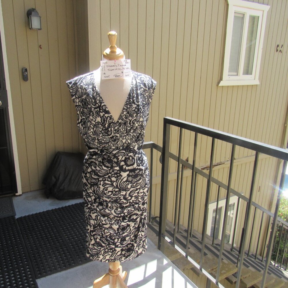 #302  NEW WOMEN'S PRINTED DRESS BY PHASE EIGHT  (SIZE 14US / 18UK)